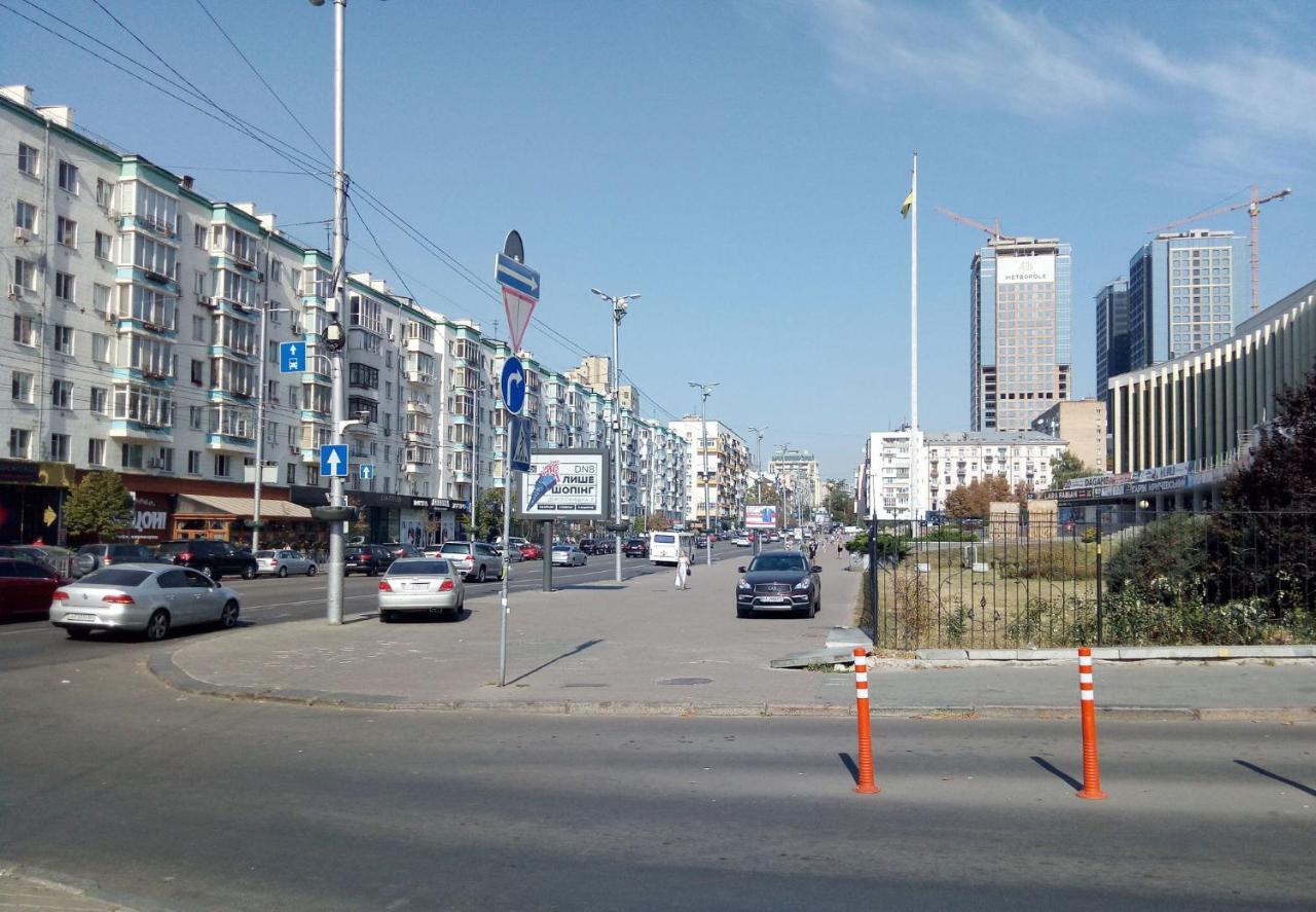 Двухкомнатная Вид На Дворец Украина Kyiv Exterior photo